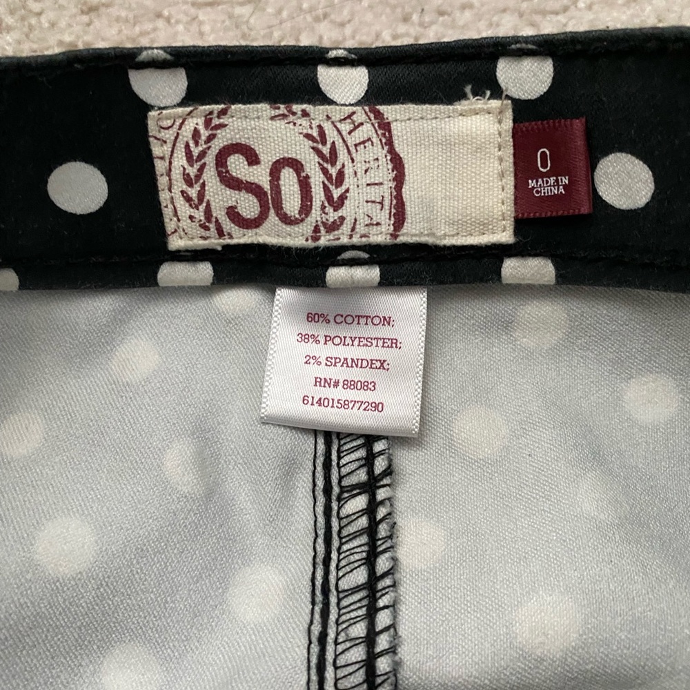 Polka dots skin tight pants